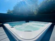 Copse View Lodge With Hot Tub – photo 3