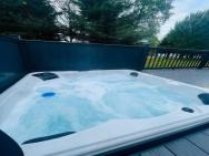 Copse View Lodge With Hot Tub – photo 4
