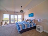 1-bedroom Unit With Stunning Ocean Views!