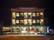โรงแรมชลาลัย กระบี่ Chalalai Hotel Krabi