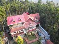 Thulung Homestay & Swimming Pool