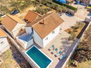 Holiday Home Barba With Private Heated Pool