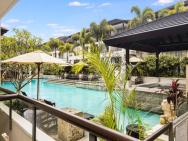119 Santai Resort - Poolside Apartment By Uholiday