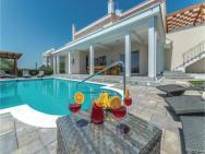 Amazing Home In Debeljak With 5 Bedrooms, Jacuzzi And Wifi – photo 6