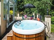 Acorns With Own Hot Tub, Romantic Escape, Close To Lyme Regis
