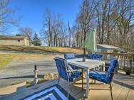 Berkeley Springs Vacation Home With Fire Pit!