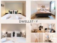 Dwellstay - Premium Wohnung I 95qm I 3 Schlafzimmer I Großes Bad I Küche I Wohnzimmer I Tv