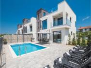 Awesome Home In Radmani With Outdoor Swimming Pool, 2 Bedrooms And Heated Swimming Pool