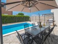 Awesome Home In Radmani With Outdoor Swimming Pool, 2 Bedrooms And Heated Swimming Pool – photo 3