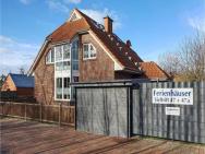 Amazing Home In Wurster Nordseekste With 3 Bedrooms And Wifi
