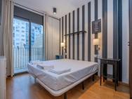 2 Bedroom With Balcony In Eixample 1-1 – zdjęcie 4