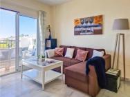 Beautiful Apartment In Mijas Costa With 2 Bedrooms, Wifi And Outdoor Swimming Pool – photo 2