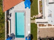 Villa Pan-areth - With Private Pool