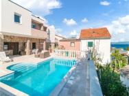 Amazing Home In Grohote With Outdoor Swimming Pool And 6 Bedrooms