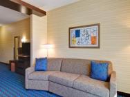 Fairfield Inn & Suites By Marriott Kamloops – photo 4