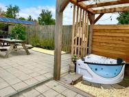 Wellness Bungalow With Bubble Bath&sauna&private Garden Near Amsterdam – photo 2