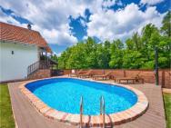 Beautiful Home In Hrebinec With Outdoor Swimming Pool, 2 Bedrooms And Wifi