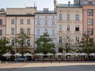 Heart Of The City Apartments Market Square Cracow By Renters