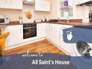 All Saints' House By Yourstays, Looking For A Great Long-term Stay, Free Parking, 4 Double Beds, Book Now!