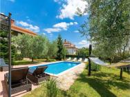 Nice Home In Zbandaj With Outdoor Swimming Pool, Wifi And Private Swimming Pool