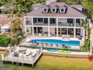 Mega Yacht Views Private Beach Heated Pool Harbor Inlet Area Harbourview Key Vlllas
