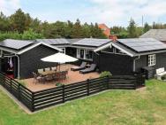 7 Person Holiday Home In Bl Vand
