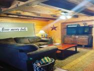 3 Bedroom Log Cabin With Hot Tub At Bear Mountain – photo 6