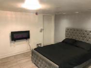 1 Bedroom Apartment By London Stratford