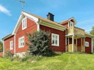 8 Person Holiday Home In Valdemarsvik