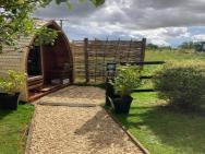 Cotswold Shepherd Hut With Hot Tub And Sauna Dog Friendly – photo 7