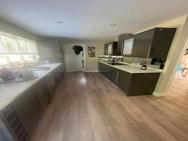 Home In Wirral - Peaceful Contemporary Gem. – zdjęcie 2
