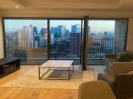 1 Bed Sky View Apartment In Canning Town – zdjęcie 1