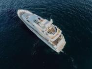 Beyond82: Luxury Yacht In Puglia