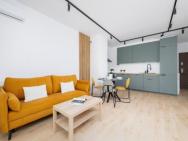 Stylish Apartment With Parking In Katowice By Renters