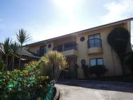 Palms Seaside Inn & Resort
