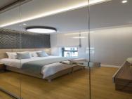 7 Heaven - Victoria Residence By Oneapartments