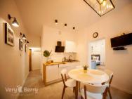 Very Berry - Rybaki 13 - Old City Apartment, Self Check In 24h – photo 4