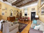 3-bedroom Holiday Apartment Spanish Steps