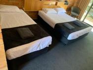 Jumbuck Motor Inn With Shaded Pool And Bbq - Pet Friendly - King Bed In Every Room – photo 4