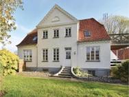 Stunning Home In Assens With 6 Bedrooms, Sauna And Internet