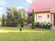 Three Bedroom Holiday Home In Sikorzyno