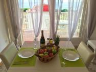 Sunshine Apartment With Great Sea View And Terrace In Malgrat De Mar – zdjęcie 1