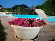 2 Bedrooms Villa With Shared Pool Furnished Garden And Wifi At Ragusa