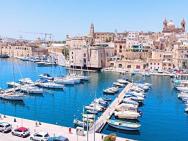 Vittoriosa' Seafront 2 Bed Highly Furnished Apartment