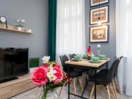 Deluxe Old Town Apartment By Renters – photo 2