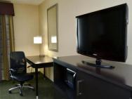 Holiday Inn Express Hotel & Suites Center Township, An Ihg Hotel