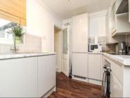 Charming Victoria Conversion Flat In Brentwood With A Garden & Free Parking – zdjęcie 6