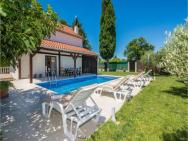 Amazing Home In Smokovic W/ Outdoor Swimming Pool, Wifi And 4 Bedrooms
