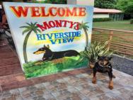 Monty's Riverside View Resort