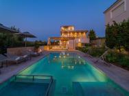 Estella Villa With Pool, Children Area, Bbq & Magnificent Views!